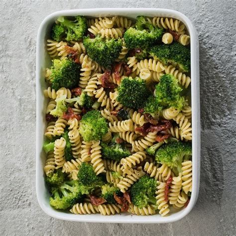 Klasikinis makaronų su brokoliais receptas