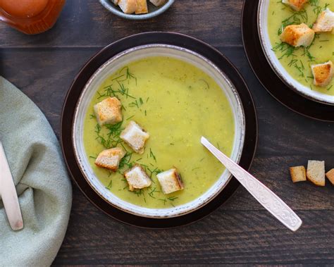 Cukinijų sriubos patiekimo variantai