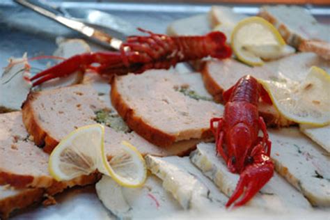 švediško stalo ir a la carte restoranų palyginimas