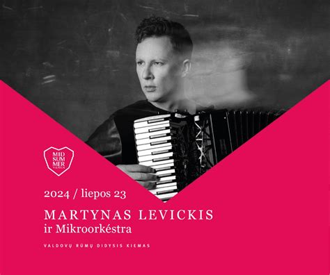 Martyno Levickio portretas su akordeonu