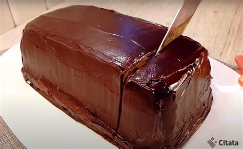Šokoladinio glaisto ingredientai ir įrankiai