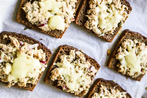 Kepti sumuštiniai su faršu ir bulvėmis