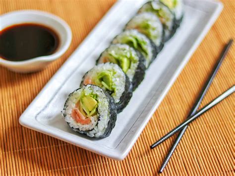 Sushi su marinuotu imbieru ir vasabi