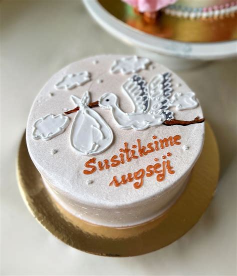 Kūdikio sutiktuvių tortas su pelėdžiukais