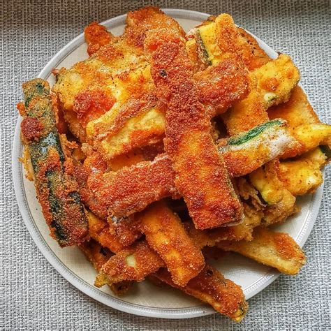 Keptos traškios cukinijų lazdelės