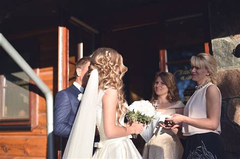 Vestuvių sutikimo su duona ir druska ceremonija