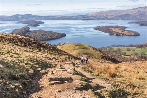 Loch Lomond ežero panorama su Conic Hill