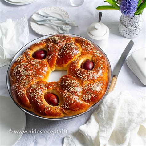 graikiškas Velykų pyragas tsoureki