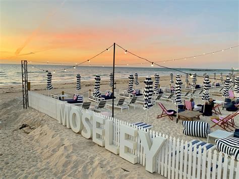The Moseley Beach Club prie Glenelg paplūdimio Adelaidėje