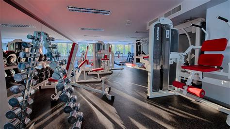 Moderni sporto klubo treniruočių salė