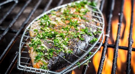 Įvairios keptos žuvies rūšys