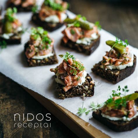 Mini užkandžiai su lašišos confit