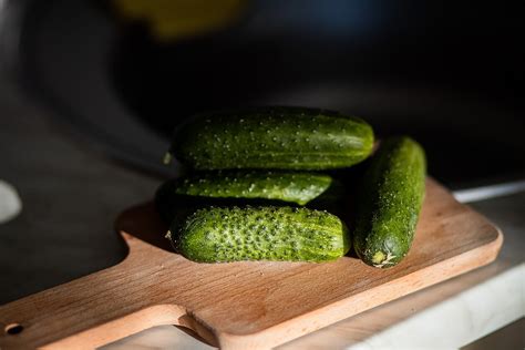 Pasterizuoti agurkai vandens vonioje
