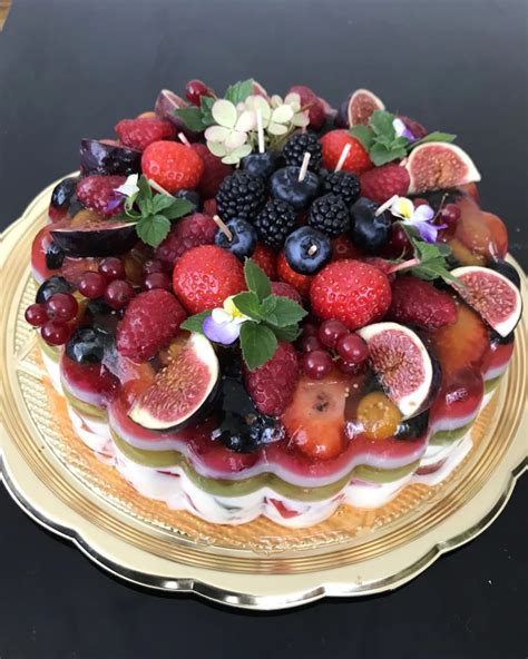 Maskarponės tortas su vaisiais