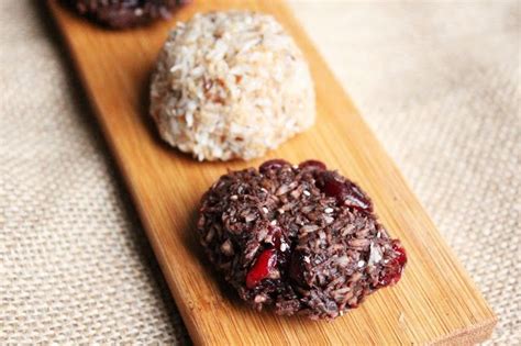 Nekepti kokosiniai pyragačiai