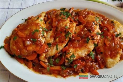 Vištienos krūtinėlė su daržovėmis viename inde