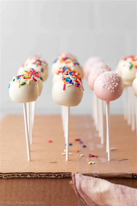 Pyragų kamuoliukai (Cake Pops)