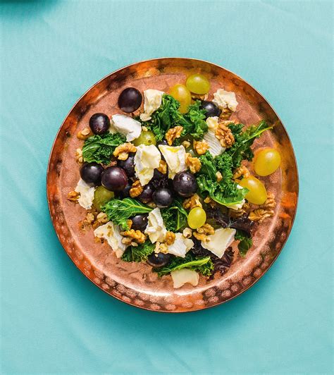 Nuotrauka su lapiniais kopūstais ir avinžirniais