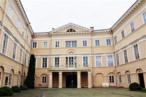 Alhambros rūmų Liūtų kiemas
