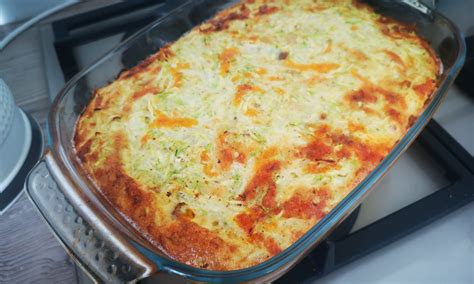 Cukinijų plokštainis su prieskoniais