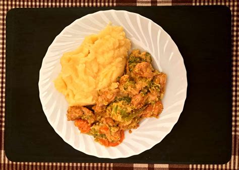 virtos vištienos gabaliukai su daržovėmis