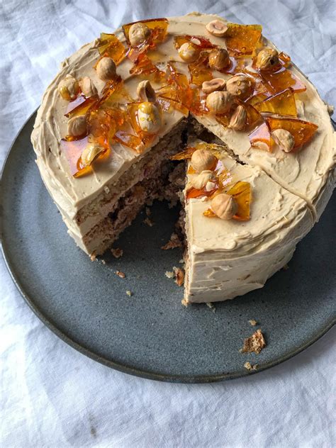 Morenginio torto su lazdyno riešutais ir Nutella kremu vaizdas