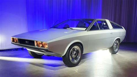 Hyundai Pony pirmasis savarankiškas modelis