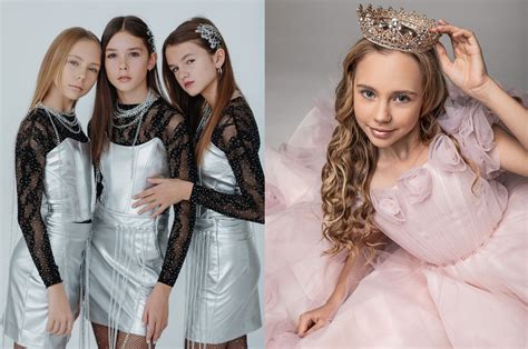 K-pop merginų grupė koncerto metu