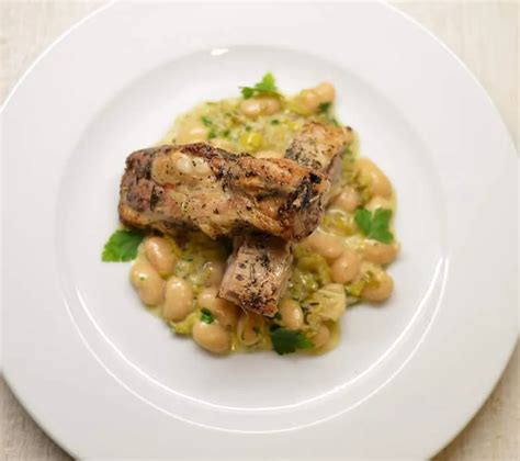 Kiaulienos šonkauliukai su garnyru