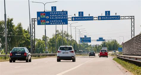 Eismas kairiąja kelio puse Pietų Afrikoje