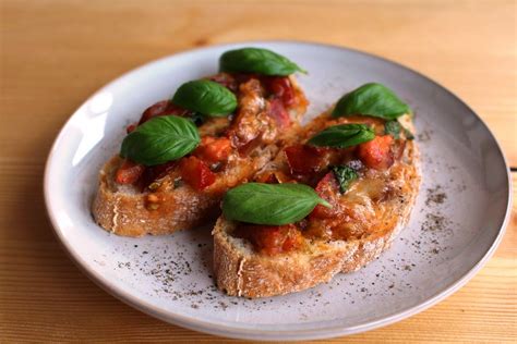 Šviežio baziliko lapeliai