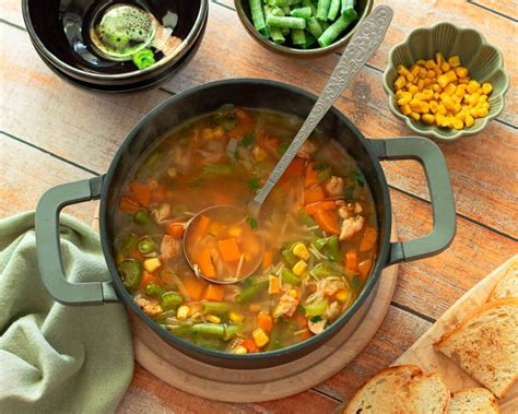 Vištienos ir daržovių sriuba