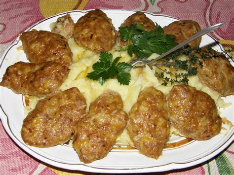 Keptų faršo kepsnių pavyzdys