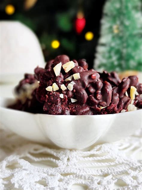 Šokoladiniai brauniai su avokadu ir anakardžiais