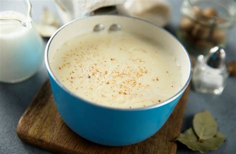 Sūrio padažas lazanijai