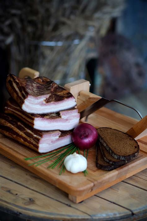 Schema: Karšto ir šalto rūkymo procesų palyginimas