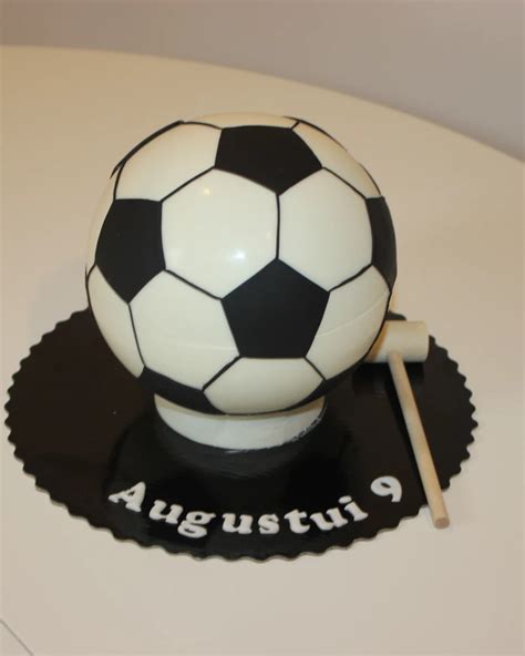 Futbolo kamuolio torto pavyzdys