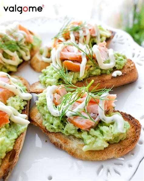 Vieno kąsnio sumuštiniai su lašiša