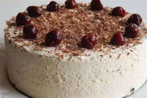 Grietinėlės ir vyšnių tortas