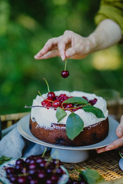 Sluoksniuotas vyšnių tortas