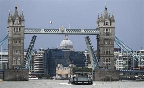 Londono tiltas ir Parlamento rūmai