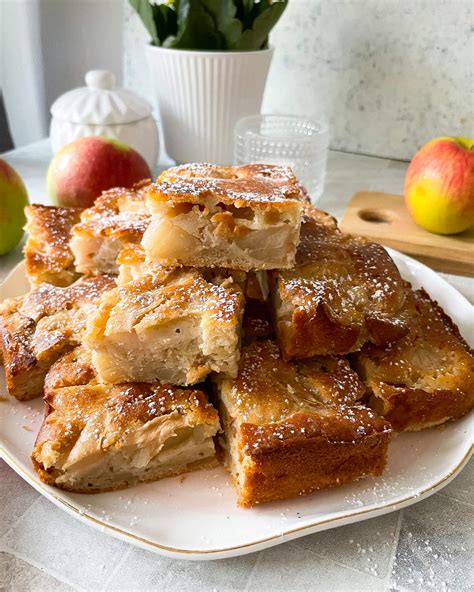 Iškepęs obuolių pyragas