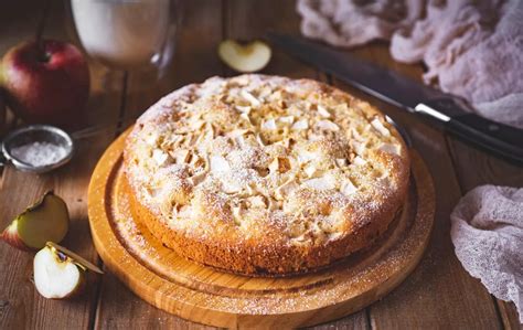 Obuolių pyragas su ledais