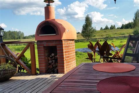 Moderni dujinė picų krosnis terasoje