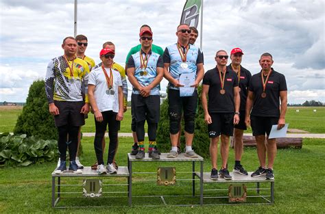 Lietuvos parasparnių tikslaus nusileidimo čempionato prizininkai