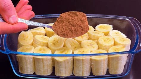 Įvairūs tiramisu sluoksniai ir ingredientai
