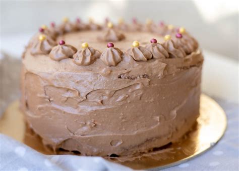 Biskvito ir morengo tortas