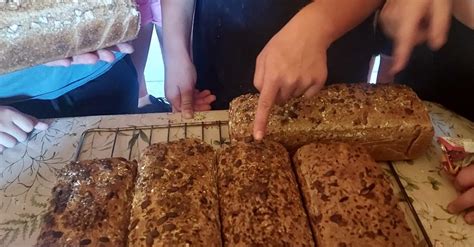 Ką tik iškepta auksinė greita duona
