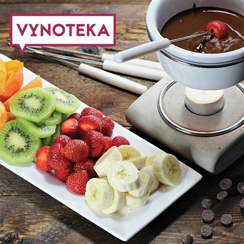 Šokoladinis fondiu su braškėmis