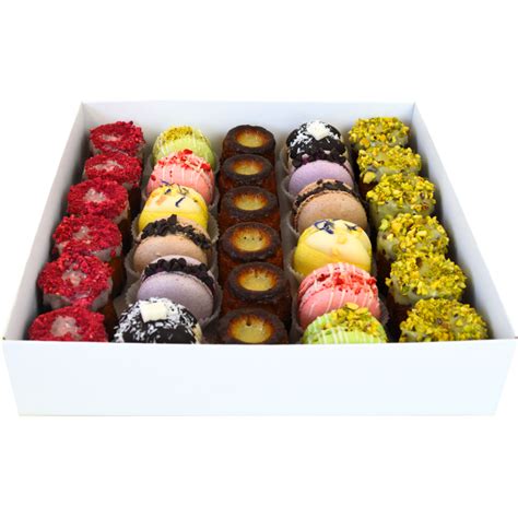 Macarons ir kepinių asortimentas